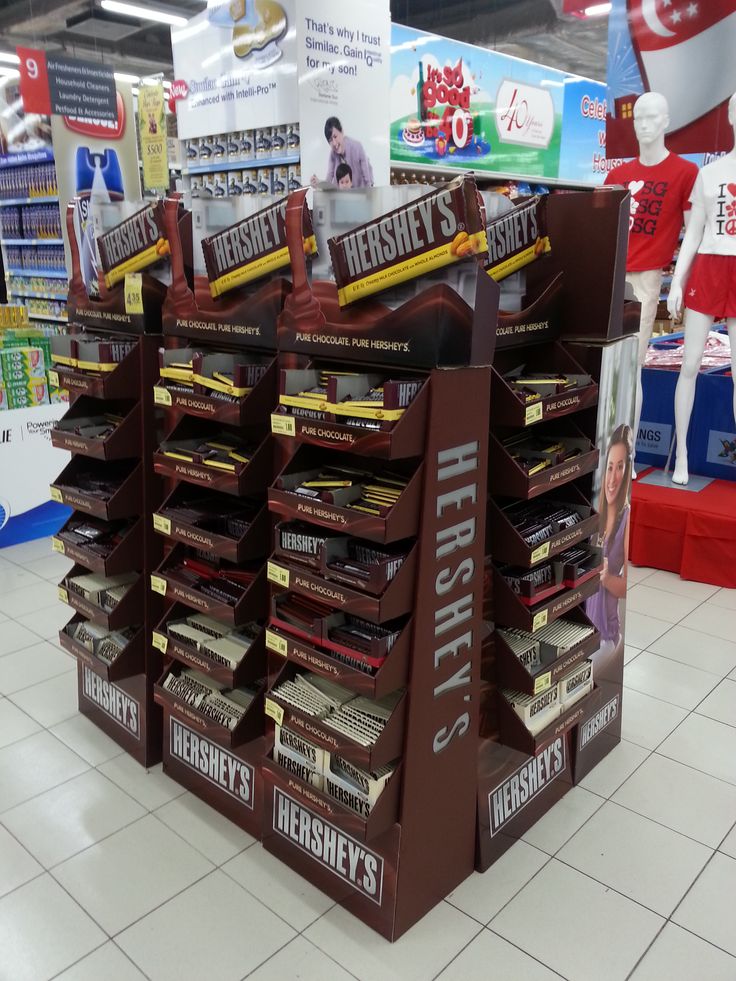 supermarket cardboard display for chocolate 